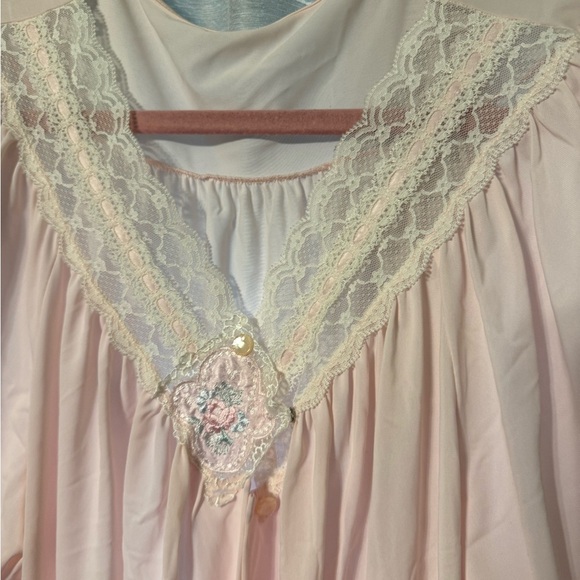 Vintage Women’s Pale Pink Shadowline Long Sleeves Buttoned Down Robe Size XL - Picture 2 of 8